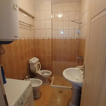 Apartament Near The Center Apartman Tirana